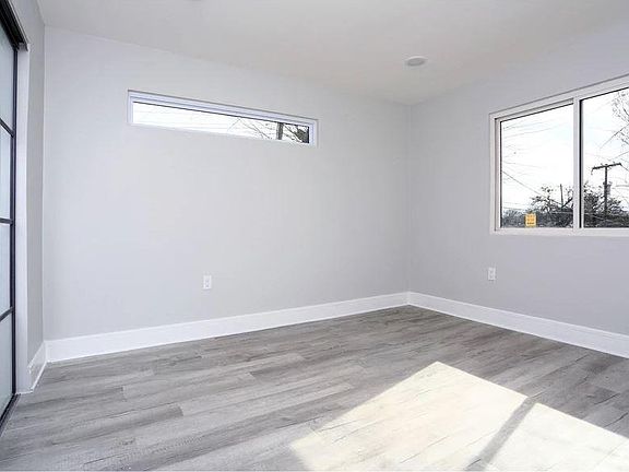 4th image of 4915 Bryan St #206