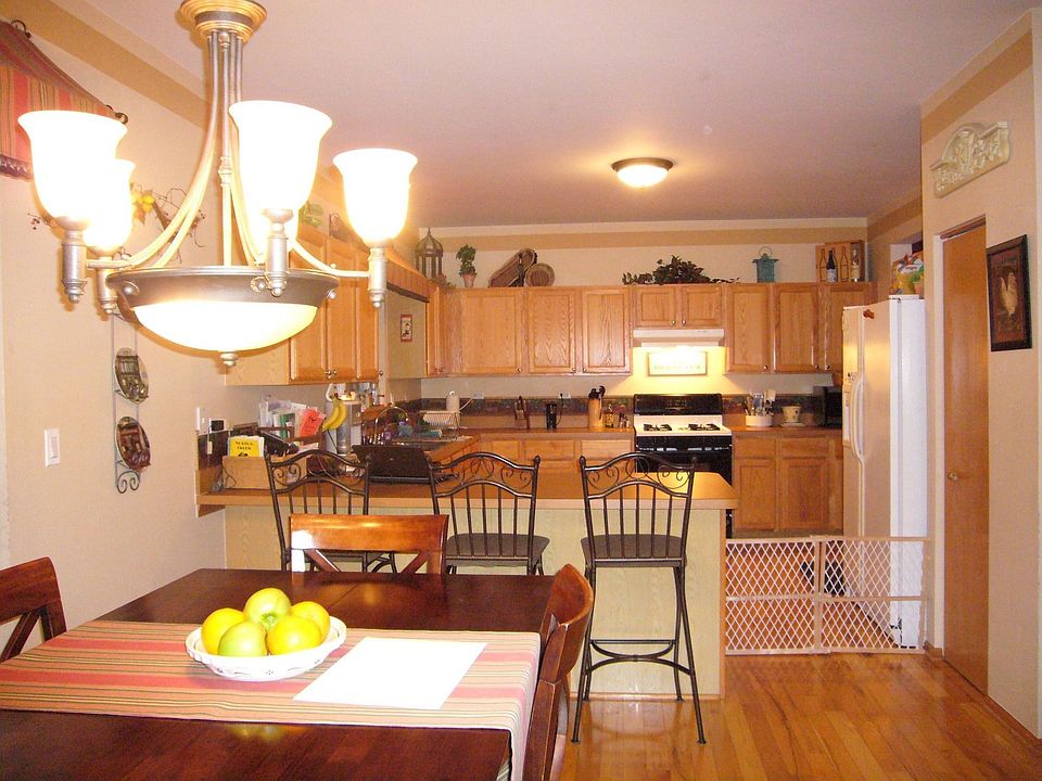 2nd image of 2410 Barnhart St