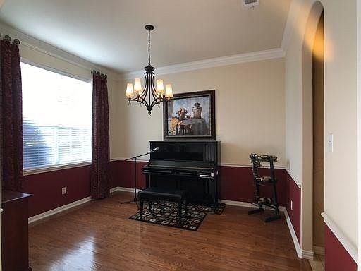 5th image of 951 Park Forest Dr
