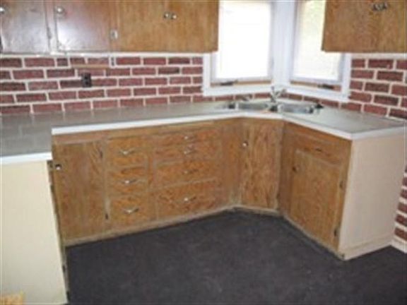 3rd image of 2821 SE Maryland Ave