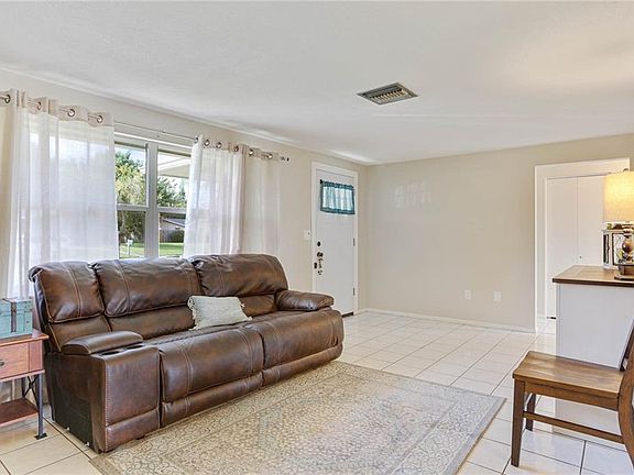 4th image of 1741 Linwood Cir