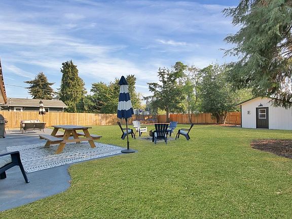 4th image of 8518 92nd St SW