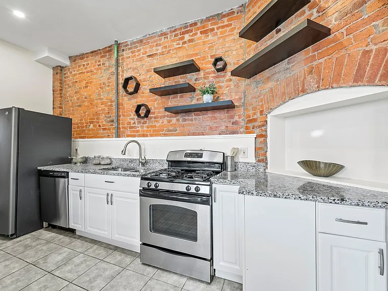 1306 Euclid St NW #2 — Photo 11