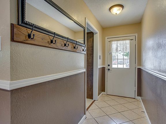 5th image of 9 Tanglewood Dr