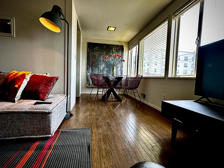 1014 W 44th St — Photo 9