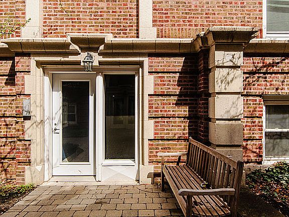 2nd image of 5119 N Kenmore Ave APT 1W