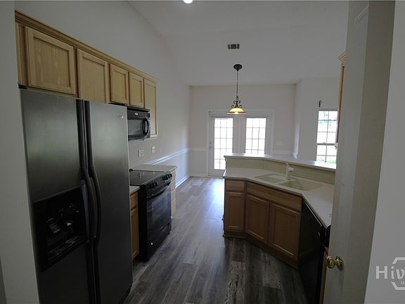 4th image of 806 Granite Ln