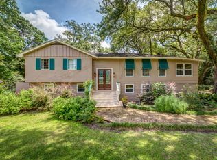1310 Bayou Dr, Ocean Springs, MS 39564