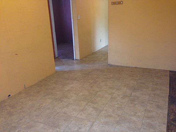 4th image of 2120 W Balli Dr