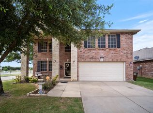 2805 Desert Dr, Denton, TX 76210