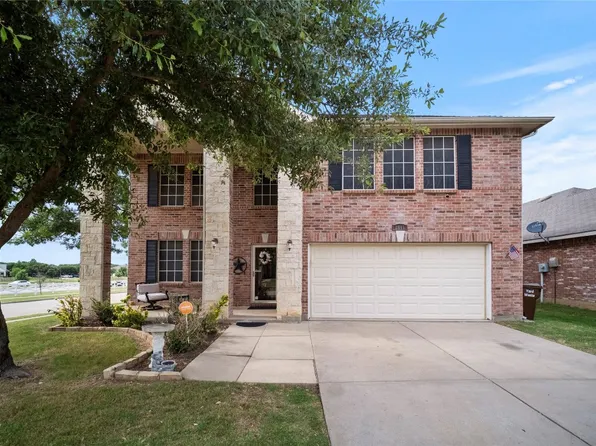 2805 Desert Dr, Denton, TX 76210