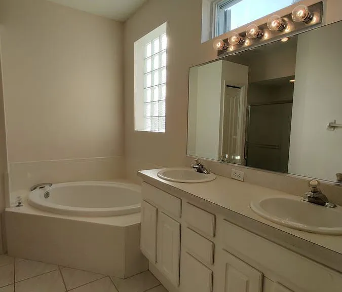 4469 Edinbridge Cir #25 — Photo 11