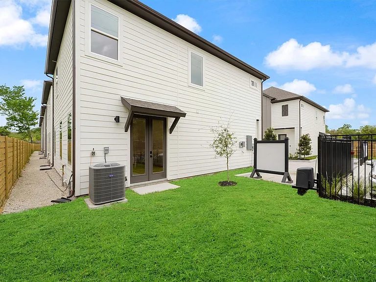 2131 Blalock Rd #D — Photo 22