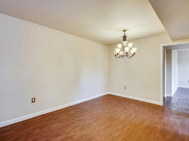 7611 Maple Ave #501 — Photo 20