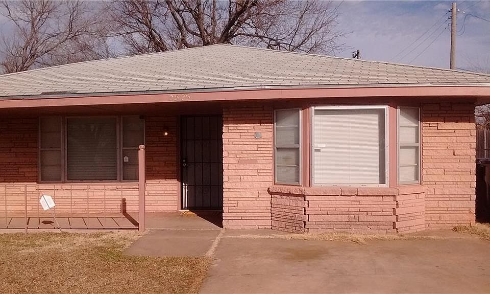 1st image of 2525 NE 18th St