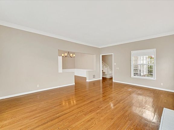 3rd image of 128-130 N Flores St