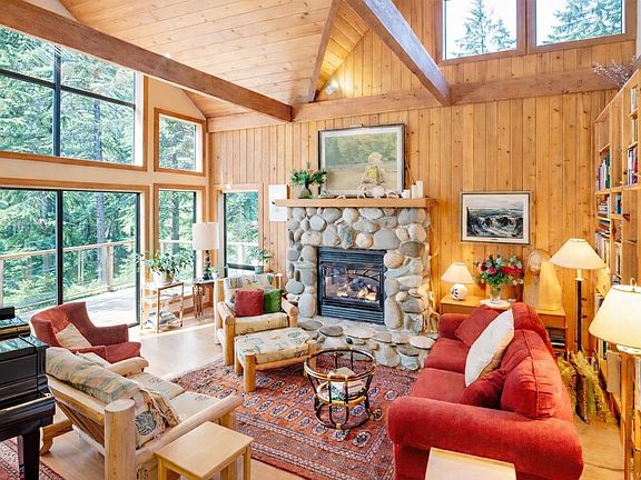 3rd image of 1290 Lynn Rd