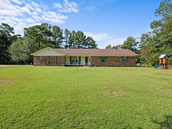 4468 Lovewell Rd, Richton, MS 39476