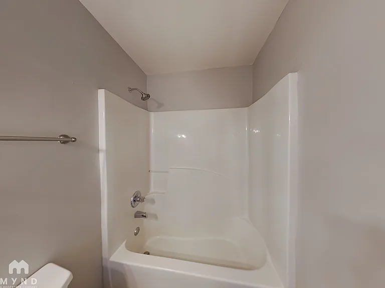 4963 McKinley Dr — Photo 9
