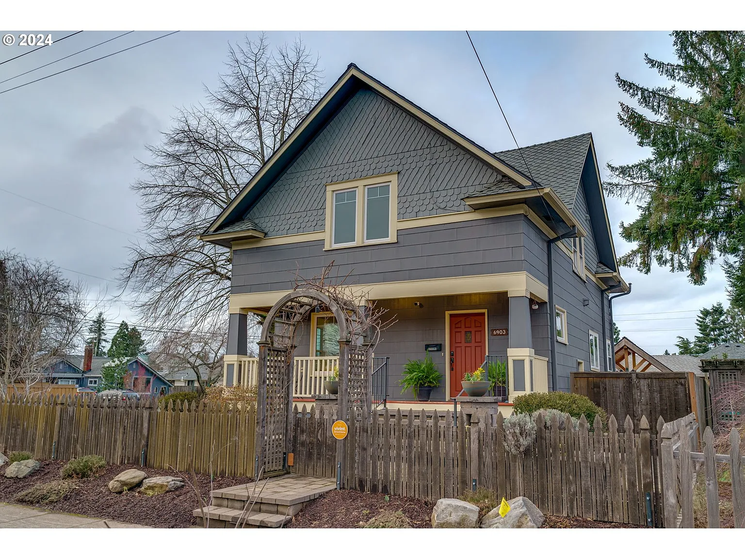 6903 SE Knight St photo 1