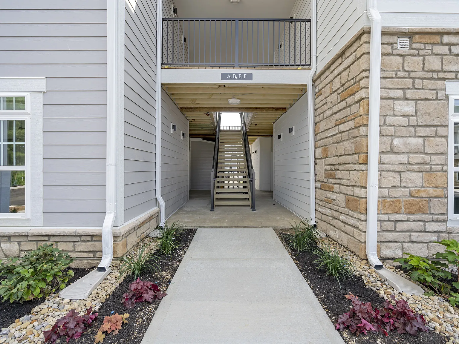 Flats at Powell — Photo 2