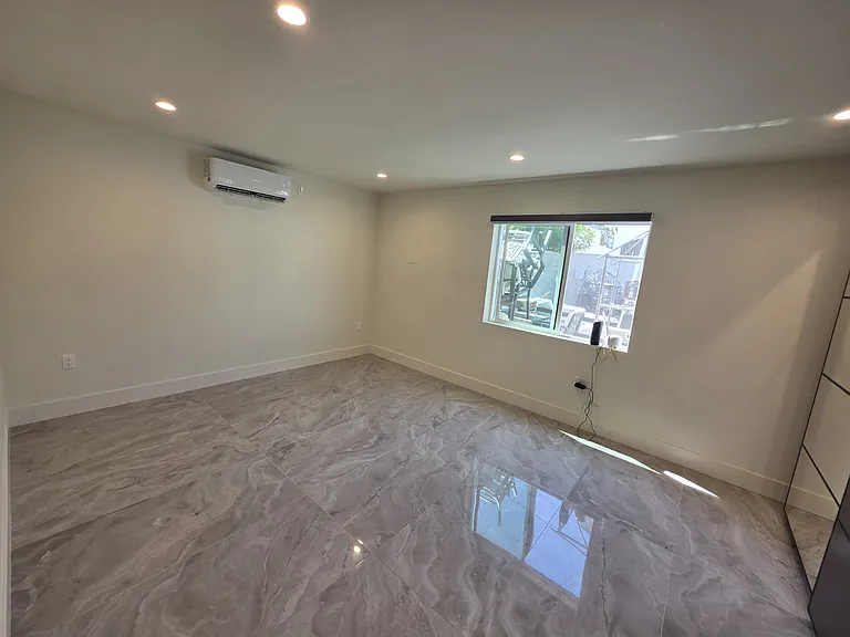 525 Stanford Rd — Photo 12