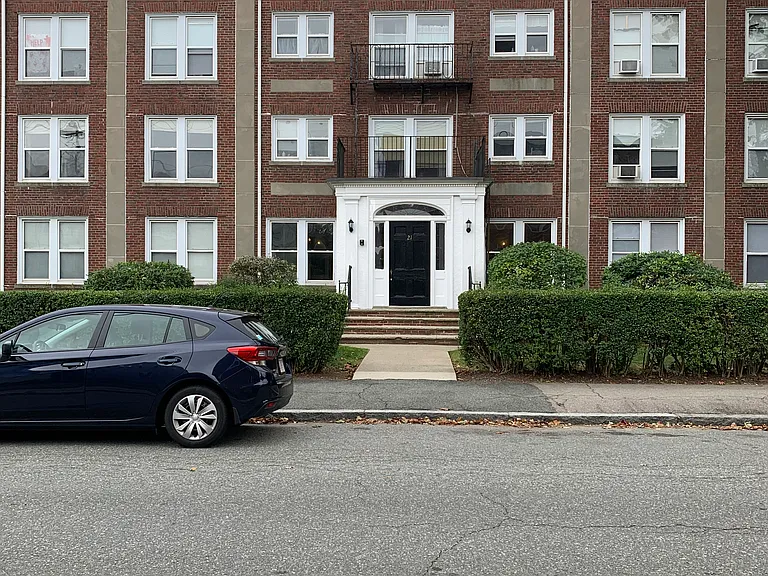 21 Kemper St #4 — Photo 1
