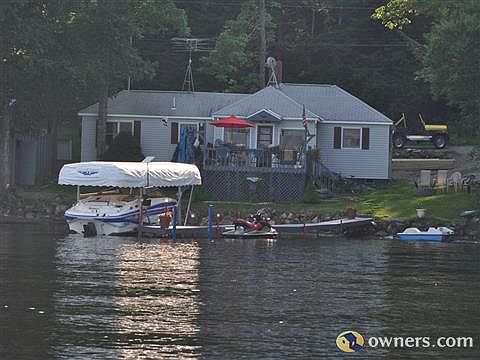 PRICE INCLUDES BOAT/LIFT & DOCK