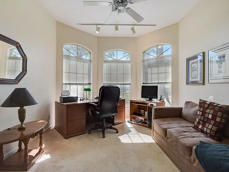 4653 Hadfield Dr — Photo 23