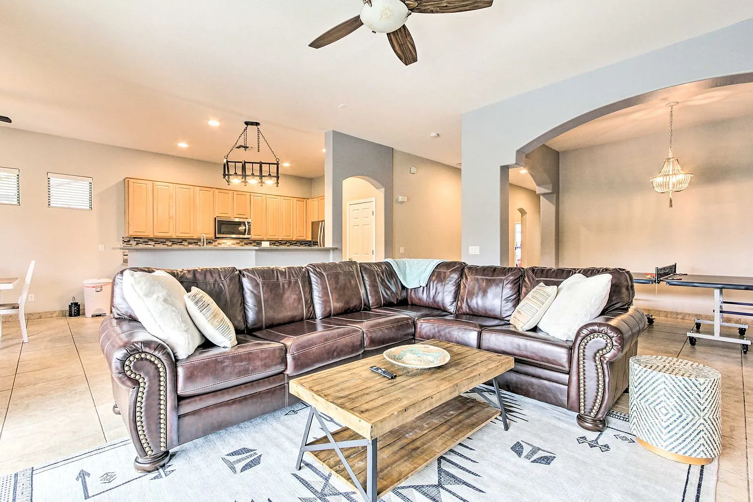 3 bed, 2.0 bath, 1937 sqft, $3,612 — Photo 3