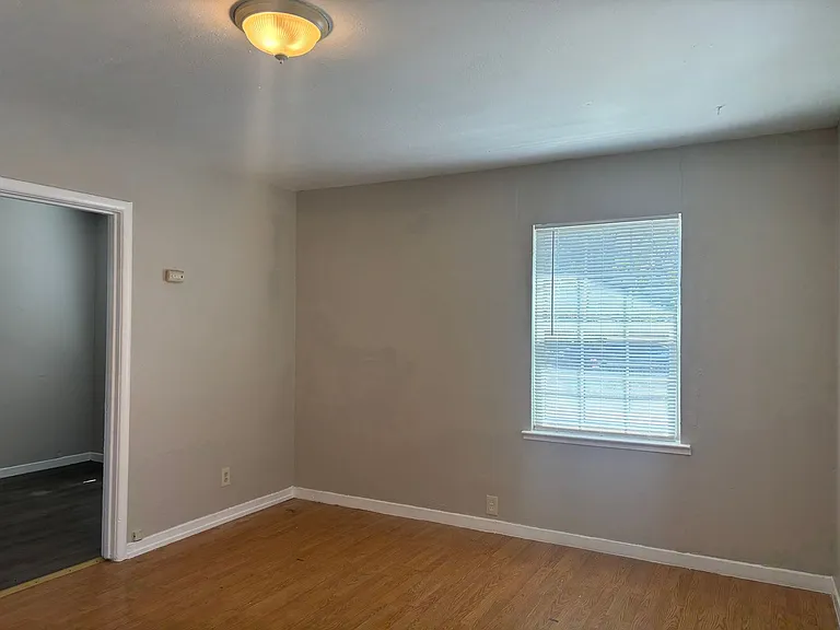 1817 Stowe Ave — Photo 3