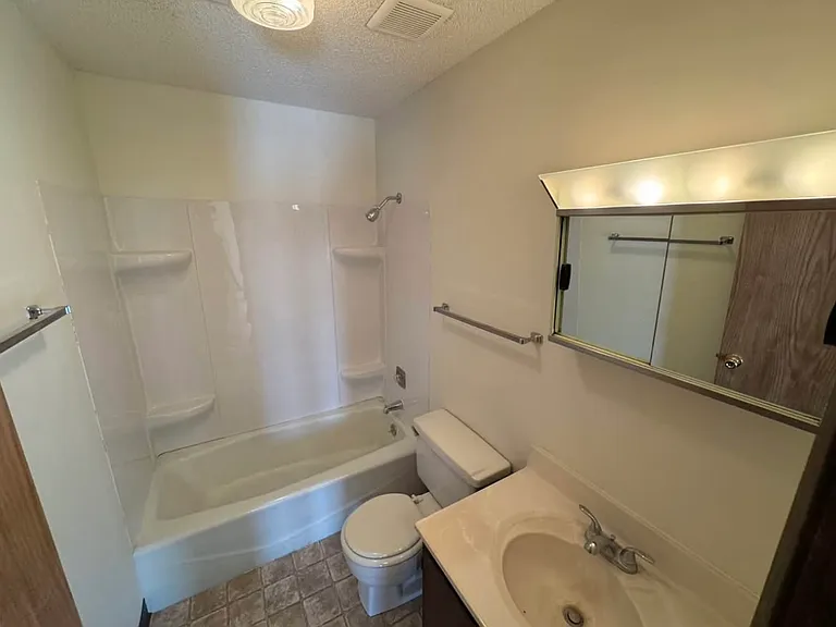 1930 G St #5 — Photo 5