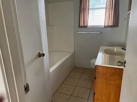 5th image of 195 Clemmons St