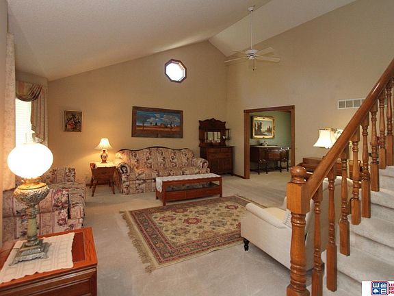 3rd image of 4621 Fir Hollow Ln