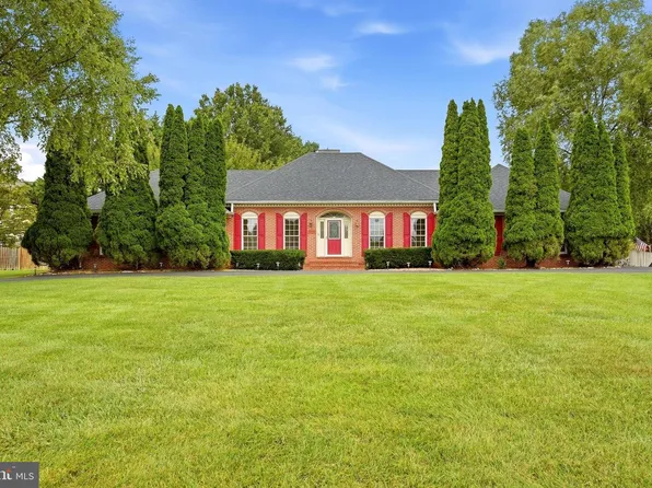 323 Eastland Dr, Charles Town, WV 25414