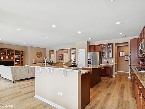 5th image of 3717 Canton Cir