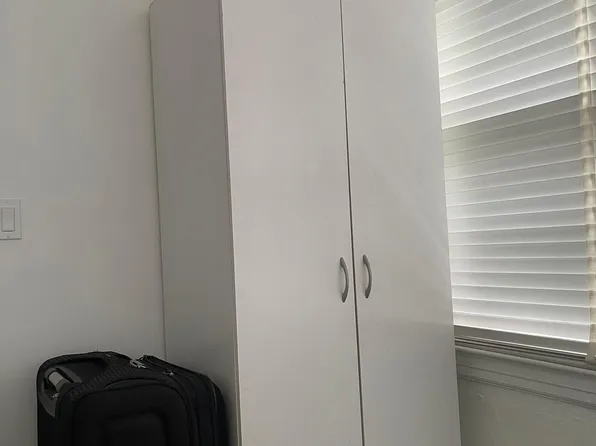 8746 98th St, Woodhaven, NY 11421