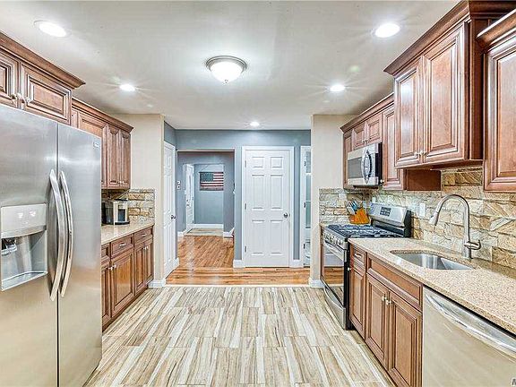 4th image of 2857 Morgan Dr