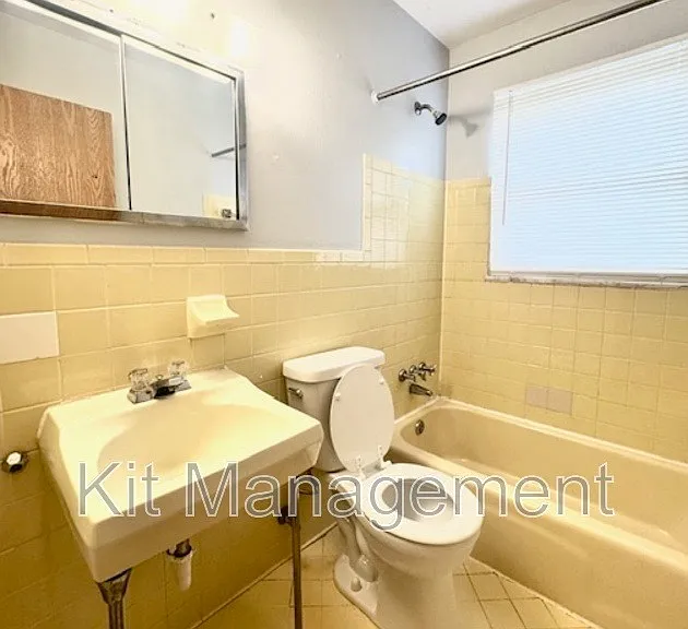 3320 Douglas Rd — Photo 9
