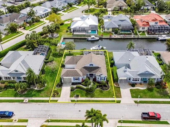 4720 Clipper Dr, Bradenton, FL 34208