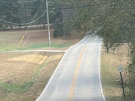 4th image of 1367 Fairview Rd