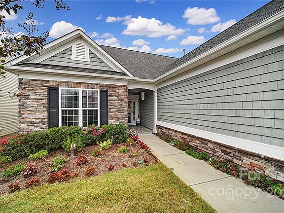 3rd image of 1035 Orchid Ln