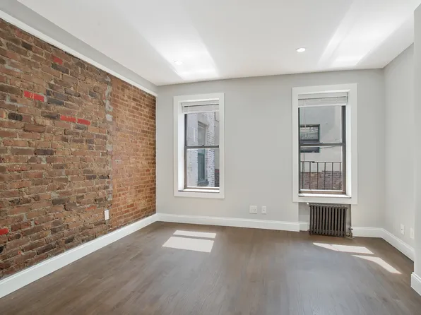 714 9th Avenue image 2 of 13