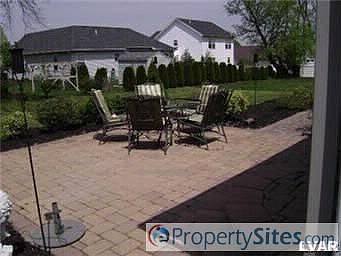 3rd image of 80 Thomas Dr