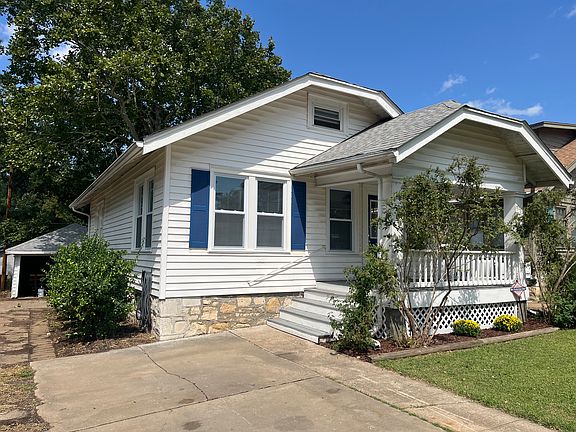 2nd image of 2208 SW Wilmington Ct
