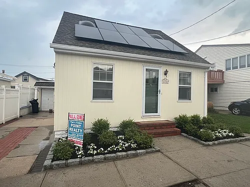 23 Garden City Ave Photo 1
