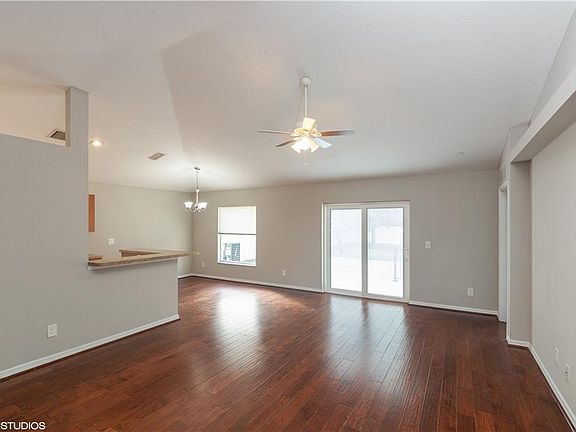 2nd image of 2442 Dryer Ave