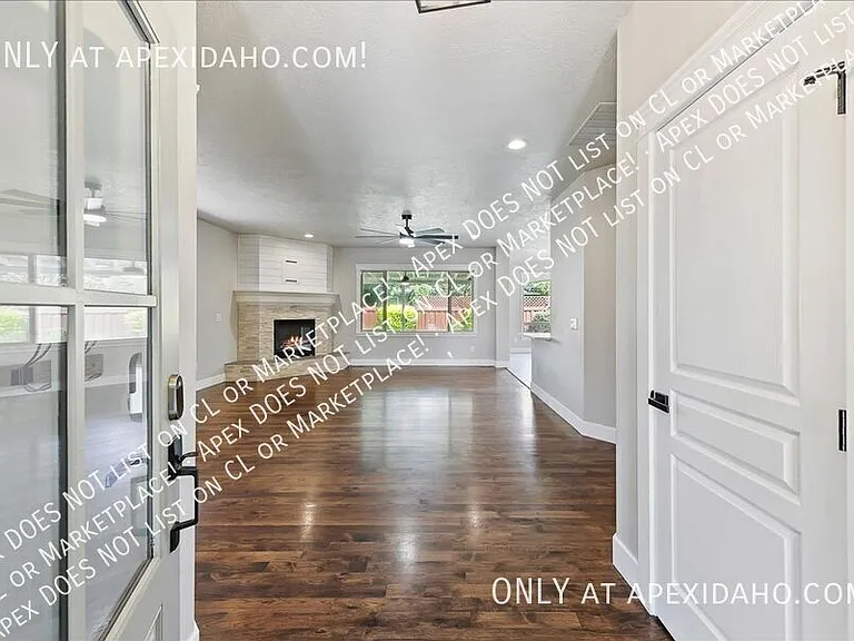 1828 W Divide Creek St — Photo 7