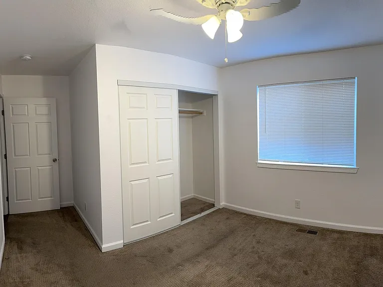 324 Claremont St — Photo 8