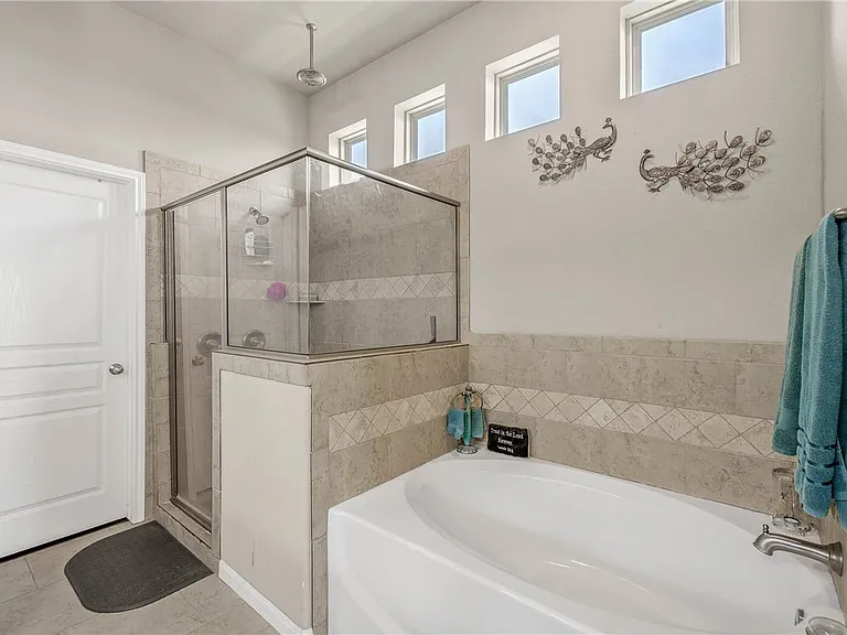 2527 Warkworth Ln — Photo 16